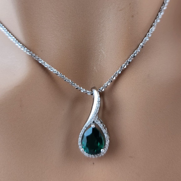 Real Diamond Teardrop Natural Emerald Necklace, Beautiful Minimalist Jewelry WOW - Picture 1 of 7